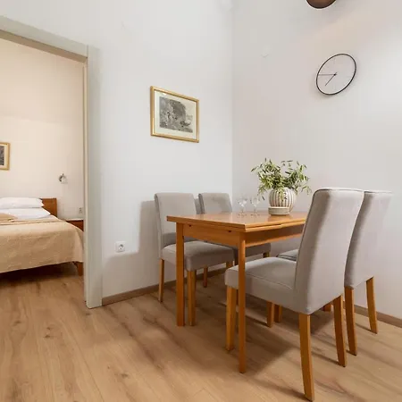 Apartment Maja *