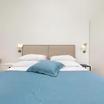 Maja Apartament *